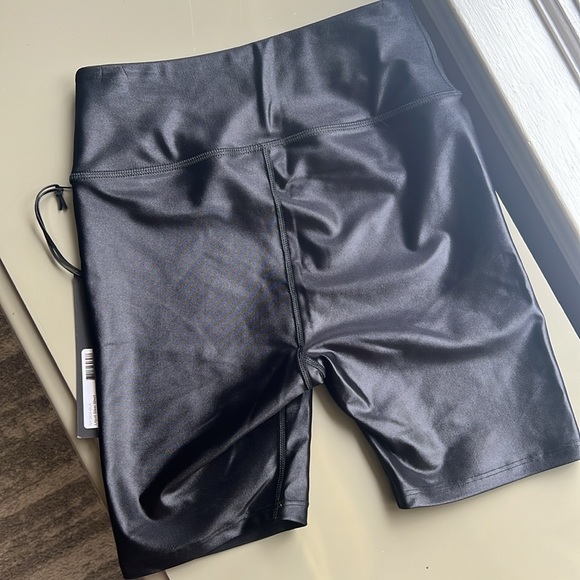 Noli Liquid Black Biker shorts - Picture 4 of 5